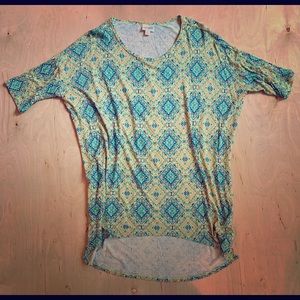 LuKaRoe Irma fits like a Medium-X Large